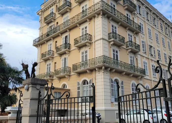 Au Palace Le Splendide Apartamento *